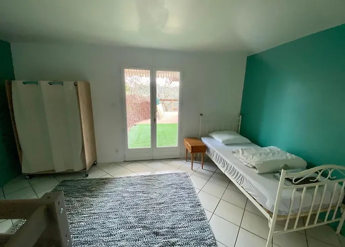 Appartement Avec Piscine A 5 Minutes De Cahors Le Montat