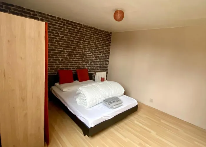 Appartement Avec Piscine A 5 Minutes De Cahors Le Montat