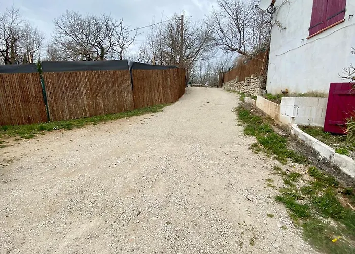 Appartement Avec Piscine A 5 Minutes De Cahors Le Montat