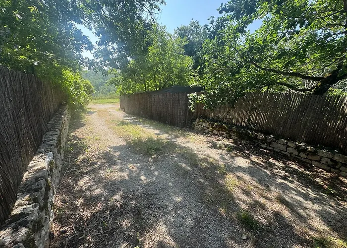 Appartement Avec Piscine A 5 Minutes De Cahors